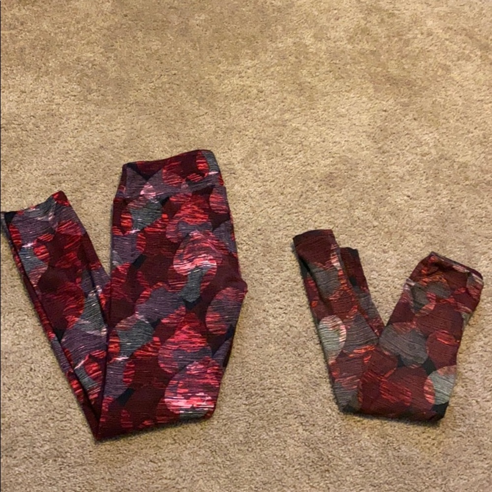 One size lularoe leggings and small/medium kid